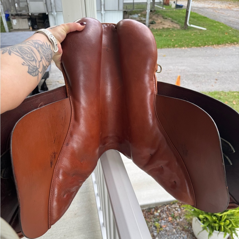 Stübben Edelweiss Jumping Saddle – 16” Seat (Made in Switzerland) - Picture 11 of 16